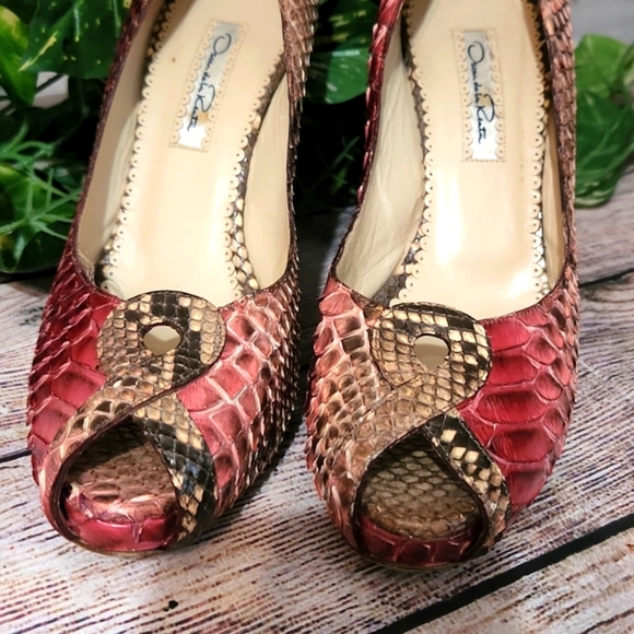 Oscar Del a Renta Snake Skin Heels - Picture 3 of 12